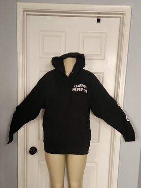 Black Crewneck Hoodie Sweater with 'Legends Never Die' Chest Print